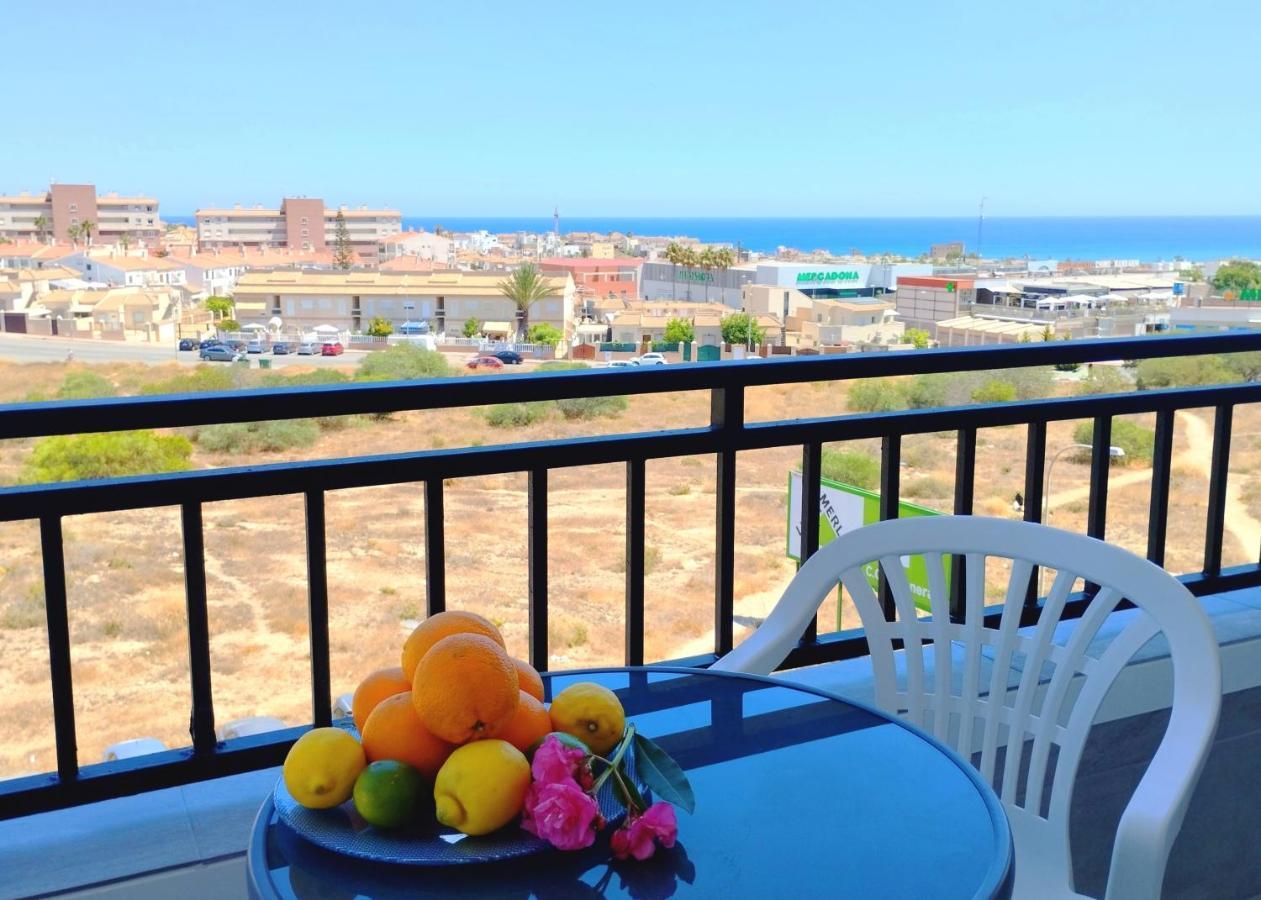 Studio With Terrace And Pool Torrevieja Dış mekan fotoğraf
